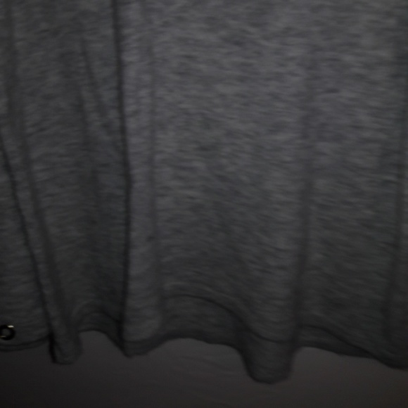 KENSIE SWEATER L (SALE TWO DAYS ONLY) - Picture 8 of 8